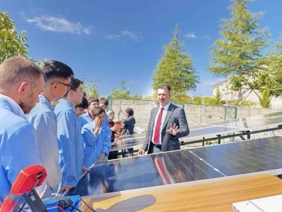 &quot;Atölyede 1 Gün Projesi&quot; Gördes’te başladı
