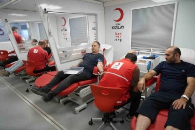 &quot;Birbirimize Candan Bağlıyız&quot; kampanyasında bin 472 ünite kan bağışı toplandı
