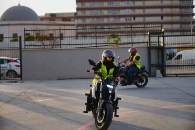 &quot;Direksiyon sende&quot; motorsiklet eğitimleri başladı
