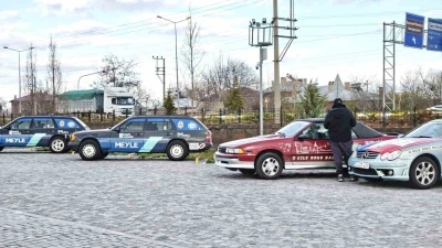 "Doğu-Batı Dostluk ve İpek Yolu Rallisi" Ahlat&rsquo;ta
