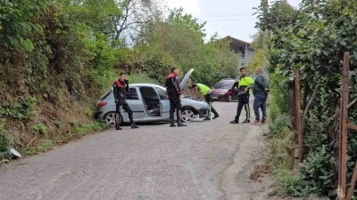&quot;Dur&quot; ihtarına uymayıp kaza yapan sürücü yaya olarak kaçmaya çalıştı
