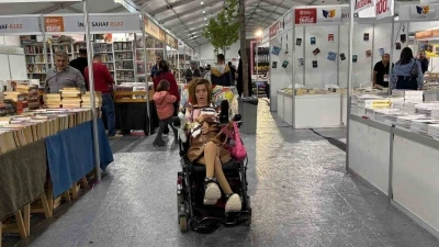 &quot;Engelsiz Taksi&quot; yazar Sena’yı her gün okurlarıyla buluşturuyor
