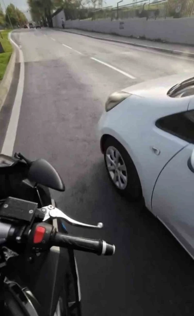 &quot;Hak edene hak ettiğini vereceksin&quot; dedi, aynayı parçaladı: O anlar kamerada
