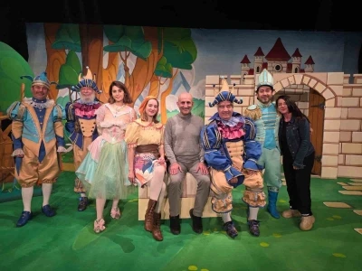 &quot;Her Çocuğa Bir Tiyatro, Her Kalbe Kitap Sevgisi&quot;
