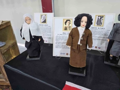 &quot;Kahraman Türk Kadınları ve Folklorik Bebekler Sergisi&quot; Gölcük’te açıldı
