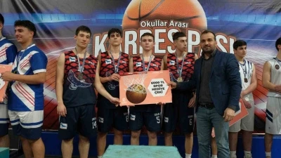 "Kardeş Pası" basketbol şampiyonasında &ouml;d&uuml;ller sahiplerini buldu
