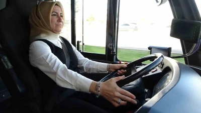 &quot;Kızlardan şoför olmaz&quot; dediler şimdi trambüsle yolların tozunu alıyor
