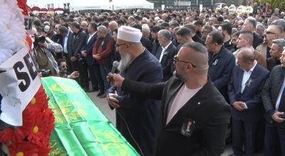 "K&uuml;rt Ahmet" lakaplı Ahmet Turgut son yolculuğuna uğurlandı
