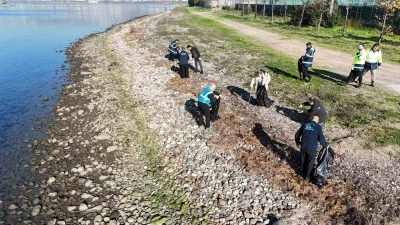 "Mavi Takım" ekibi 16 tonun &uuml;zerinde atık topladı
