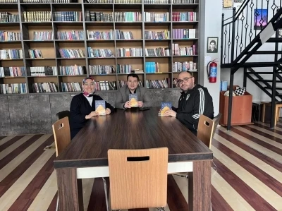 "Okuyorum &Ouml;ğretmenim" projesi K&uuml;tahya&rsquo;da &ouml;ğretmenleri buluşturdu
