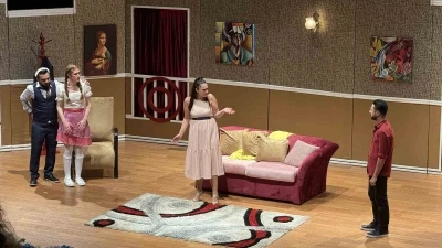 &quot;Şahane Düğün&quot; oyununa yoğun ilgi
