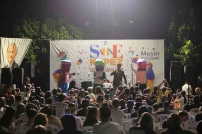 &quot;Sahne Kepez&quot; ile sanat sokakta, eğlence mahallelerde
