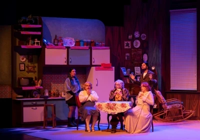 &quot;Üç Jokerli Konken&quot; Adana’da kapalı gişe sahnelendi
