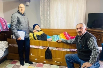 "Vatandaşa hizmet, Hakk&rsquo;a hizmettir" diyerek yaşlıların ayağına gidiyor

