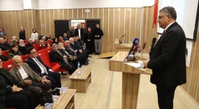 &quot;Yaşayan İnsan Hazinesi&quot; unvanına sahip çini sanatçısı Hamza Üstünkaya için DPÜ’de anma töreni düzenlendi
