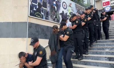 "Yediemin &ccedil;etesi" operasyonu: Hacizli ara&ccedil;ları par&ccedil;alayıp sattılar, 1.5 milyar liralık vurgun yaptılar
