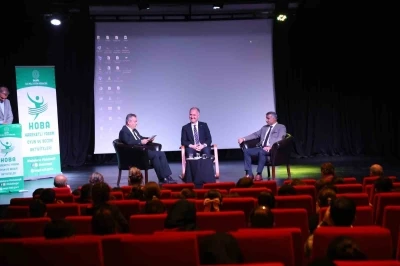 &quot;Yeşil Koltuk&quot; isimli söyleşi programının ilk konuğu Başkan Alper Taban oldu
