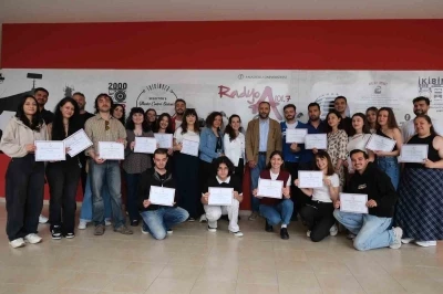 Radyo A&rsquo;da sertifika heyecanı
