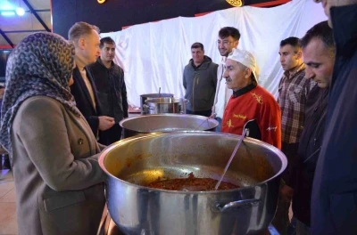 Ramazan&rsquo;da devletin şefkat eli: Bulanık&rsquo;ta 27 bin kişiye sıcak yemek ulaştırıldı
