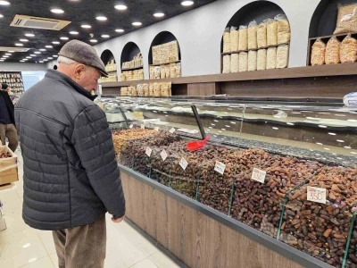 Ramazan&rsquo;ın vazge&ccedil;ilmezi hurmaya yoğun ilgi
