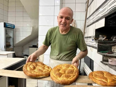 Ramazan pidelerini 180 derecede oru&ccedil; tutarak yapıyorlar
