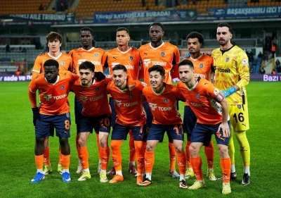 RAMS Başakşehir, son dakikalarda bulduğu golle hedefini s&uuml;rd&uuml;rd&uuml;
