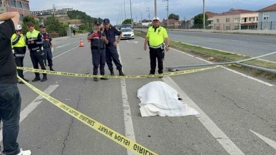 Refakat&ccedil;i olarak hastaneye giderken kazada hayatını kaybetti
