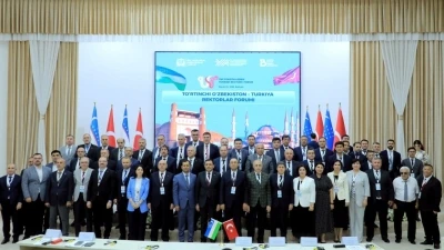 Rekt&ouml;r Adıg&uuml;zel, Buhara&rsquo;da Anadolu &Uuml;niversitesi&rsquo;nin k&uuml;resel eğitim vizyonunu anlattı
