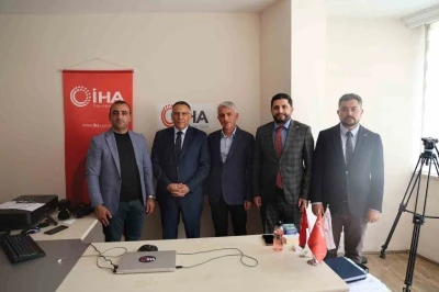 Rekt&ouml;r G&uuml;rel&rsquo;den İHA&rsquo;ya ziyaret
