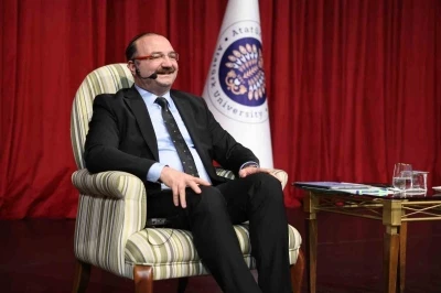Rekt&ouml;r Hacım&uuml;ft&uuml;oğlu, geleceğin hekimleriyle bir araya geldi
