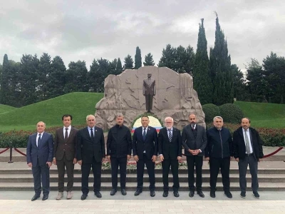 Rektör Hamdullah Şevli, Azerbaycan’da resmi temaslarda bulundu
