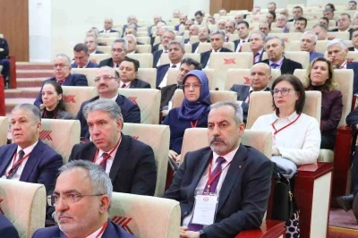Rekt&ouml;r Kibar &Uuml;niversitelerarası Kurul Toplantısı&rsquo;na katıldı

