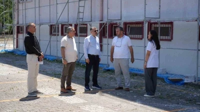 Rekt&ouml;r Kırışık Tıp Fak&uuml;ltesi Ek Hizmet Binası&rsquo;nda incelemelerde bulundu

