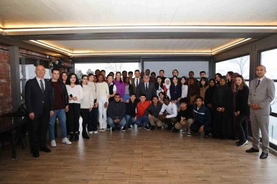 Rekt&ouml;r &Ouml;z&ouml;l&ccedil;er, geleneksel Karaelmas T&Ouml;MER kahvaltısında k&uuml;lt&uuml;r el&ccedil;ileriyle buluştu
