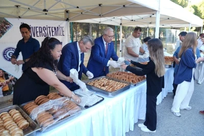 Rektör Prof. Dr. Budak’tan öğrencilere &quot;boyozlu&quot; karşılama
