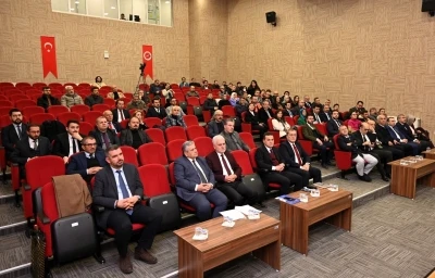 Rekt&ouml;r Sarıbıyık mesleki eğitimin geleceğini anlattı: "+1 modeli d&uuml;nya standartlarında"
