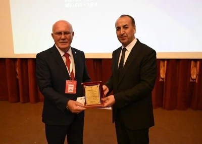 Rektör Savaş, gençlere &quot;Geçmişten Günümüze Matematiğin Serüveni&quot;ni anlattı
