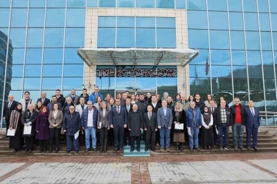 Rekt&ouml;r S&ouml;zbir&rsquo;den teşekk&uuml;r belgesi
