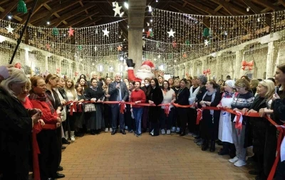 Rengarenk el emeği &uuml;r&uuml;nlerle yeni yıl coşkusu başladı
