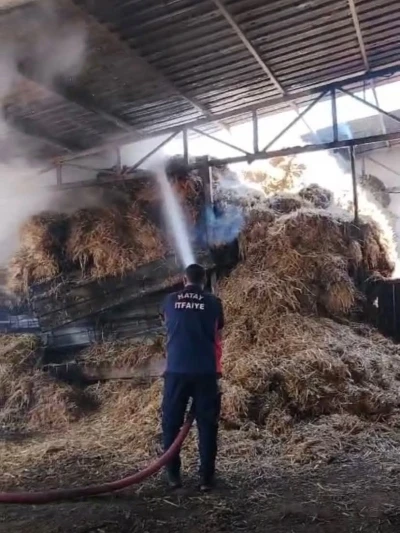 Reyhanlı&rsquo;da samanlık yangını
