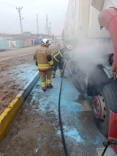 Reyhanlı&rsquo;da tır yangını
