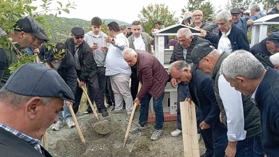 Rıza &Ccedil;alımbay&rsquo;ın annesi son yolculuğuna uğurlandı
