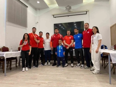 Rıza Kayaalp: "Aktif g&uuml;reş yapmayan Taha Akg&uuml;l rekoru kırmaya daha yakın"
