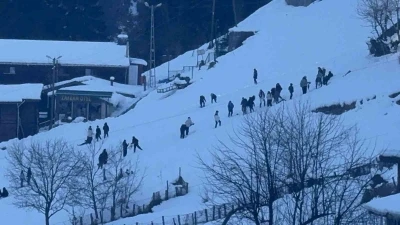 Rize&rsquo;de zirvelerde &lsquo;karlı g&uuml;neş&rsquo; g&uuml;zelliği
