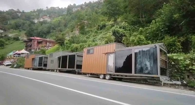 Rize’deki selin ardından Fırtına Deresi’nin kıyısındaki tiny hause ve bungalovlar kaldırılıyor
