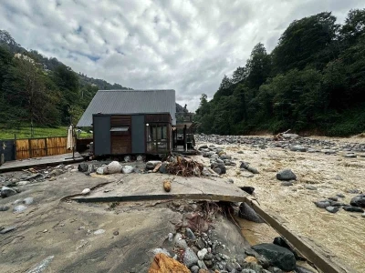 Rize’nin Ardeşen ilçesinin Tunca Beldesi selden zarar gören yerleşim yerleri arasında yer aldı
