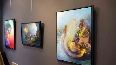 Rübeyda Erman’ın &quot;Renkli Portal&quot; sergisi yoğun ilgi gördü
