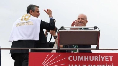 Ruhsat i&ccedil;in l&uuml;ks daire, emsal artışına ara&ccedil; filosu: Bursa'da 'yolsuzluk ağı' kurmuşla