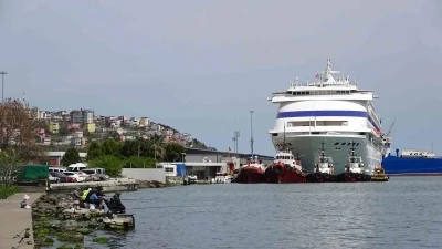 Rus turistler aylar sonra kruvaziyer ile Samsun&rsquo;da
