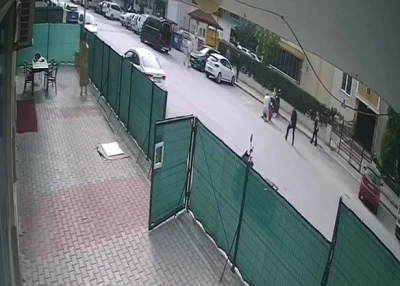 Rus uyruklu çiftin tartışması bıçaklı saldırıya döndü, o anlar güvenlik kamerasına yansıdı
